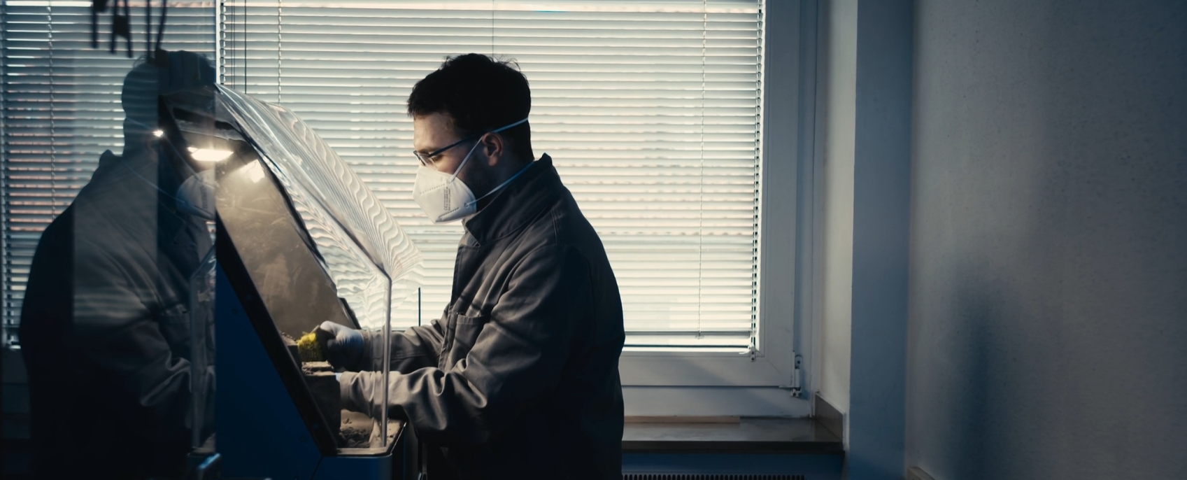Constantin at the workbench in our Göttingen workshop